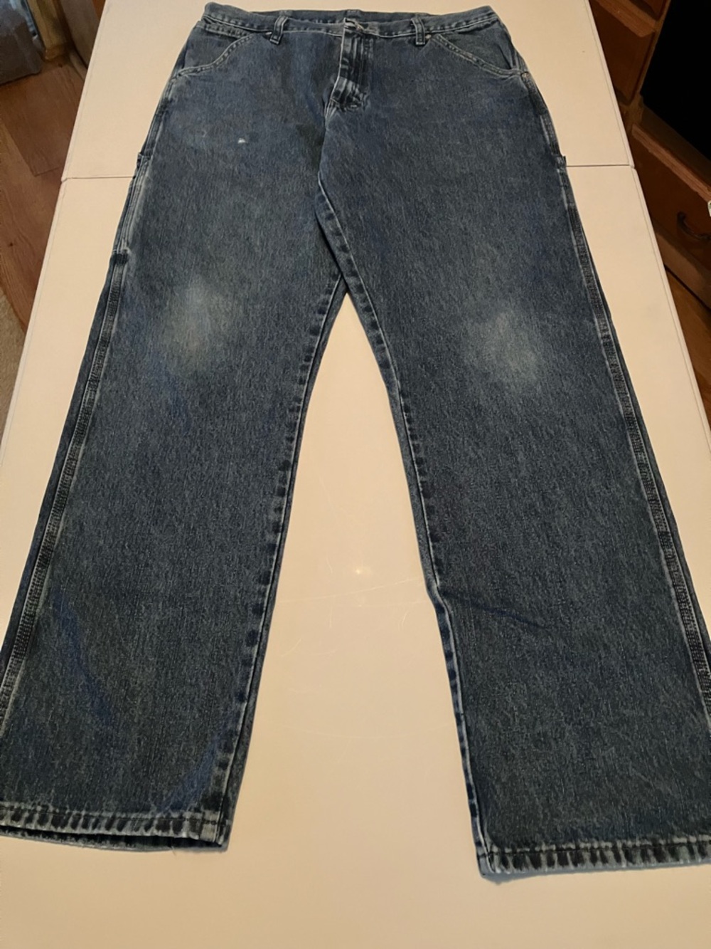 Men's Wrangler Medium Wash Denim Carpenter Jeans 34/33